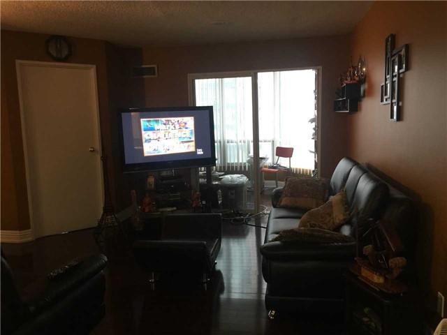 1002 - 155 Hillcrest Ave, Condo with 2 bedrooms, 1 bathrooms and 1 parking in Mississauga ON | Image 1