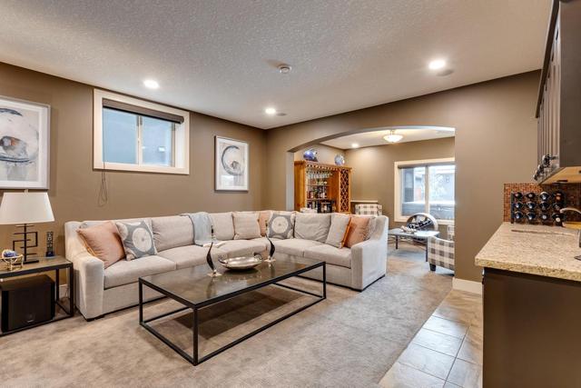2233 8 Avenue Se, House detached with 4 bedrooms, 3 bathrooms and 2 parking in Calgary AB | Image 35