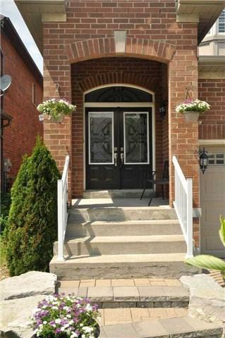 811 Colter St, House detached with 3 bedrooms, 4 bathrooms and 4 parking in Newmarket ON | Image 3