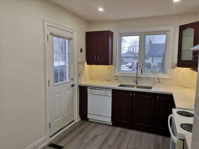 1046 Western Ave, House detached with 2 bedrooms, 2 bathrooms and 5 parking in Peterborough ON | Image 26