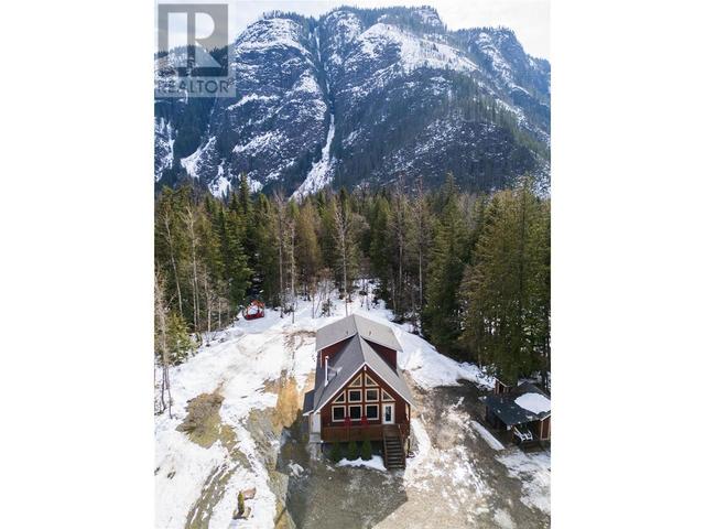3299 Loschinski Road, House detached with 6 bedrooms, 3 bathrooms and null parking in Columbia Shuswap B BC | Image 56
