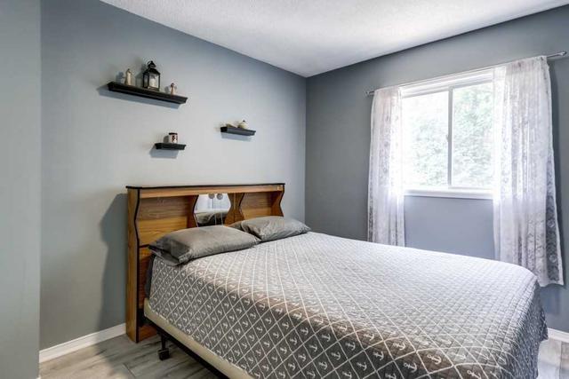 53 Fulton Cres, House attached with 3 bedrooms, 2 bathrooms and 3 parking in Whitby ON | Image 9