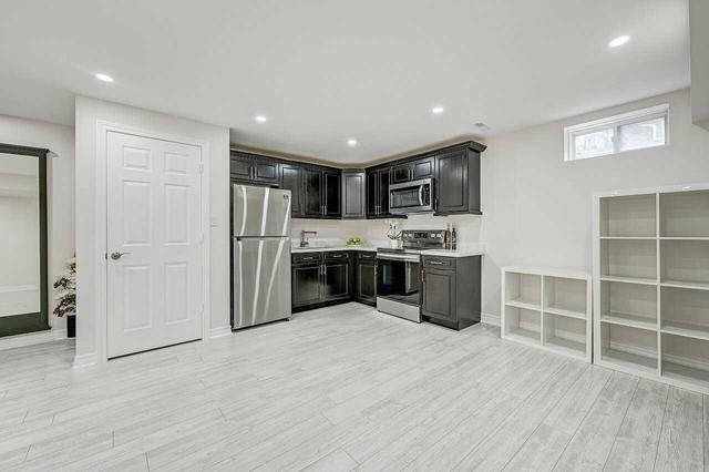 3637 Twinmaple Dr, House semidetached with 4 bedrooms, 4 bathrooms and 2 parking in Mississauga ON | Image 19