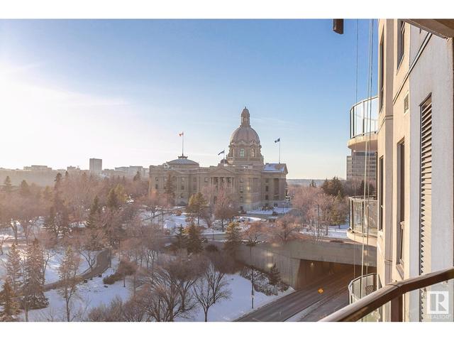 1002 - 9707 106 St Nw, Condo with 2 bedrooms, 2 bathrooms and 2 parking in Edmonton AB | Image 3