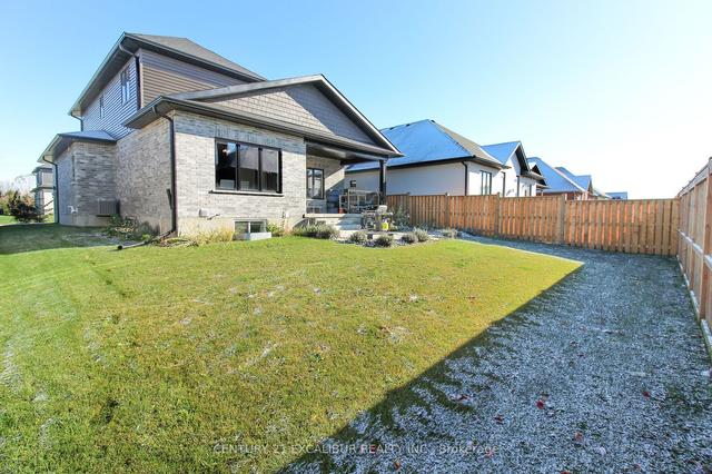 23 Carriage Crossing, House detached with 3 bedrooms, 4 bathrooms and 6 parking in Mapleton ON | Image 11