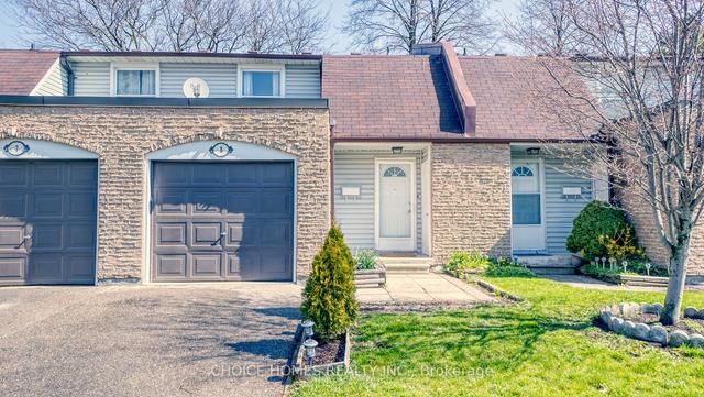 8 - 2440 Bromsgrove Rd, Townhouse with 3 bedrooms, 3 bathrooms and 2 parking in Mississauga ON | Image 1