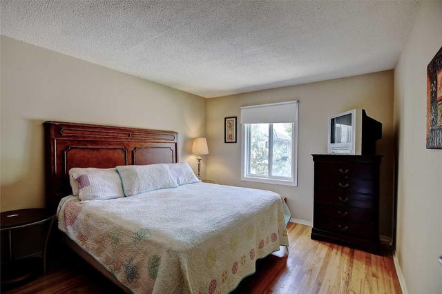 9 - 2021 Sixth Line, Townhouse with 4 bedrooms, 3 bathrooms and 2 parking in Oakville ON | Image 13