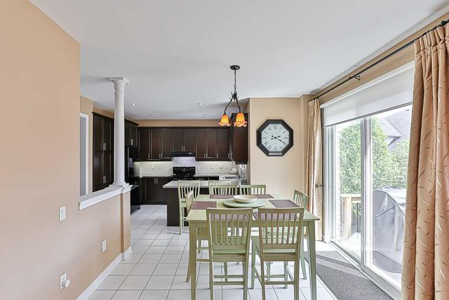 34 Heaney Crt, House detached with 4 bedrooms, 4 bathrooms and 6 parking in Aurora ON | Image 3