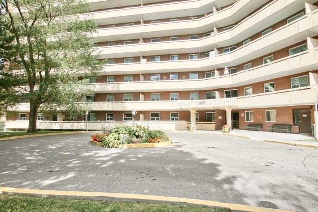 906 - 3577 Derry Rd E, Condo with 2 bedrooms, 1 bathrooms and 1 parking in Mississauga ON | Image 12