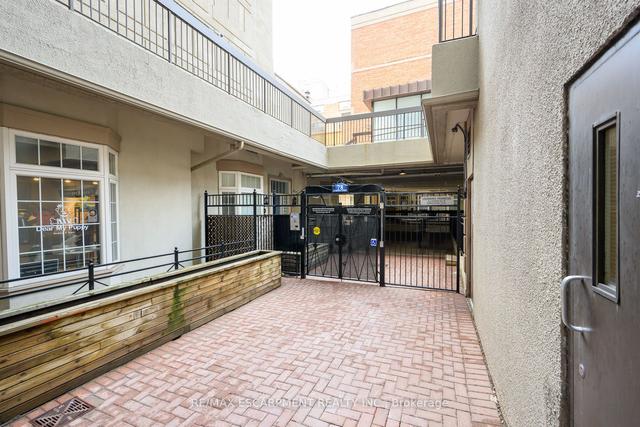 100 - 78 St Patrick St, Townhouse with 1 bedrooms, 1 bathrooms and 0 parking in Toronto ON | Image 33