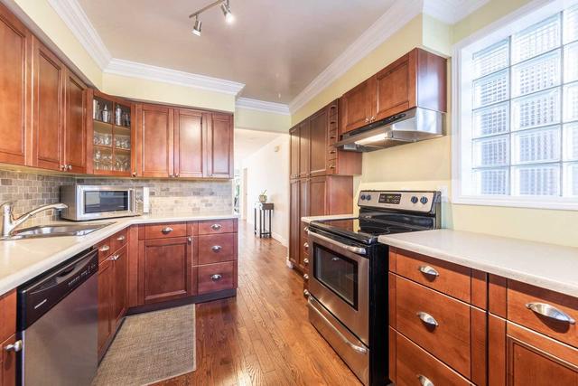 893a Adelaide St W, Townhouse with 2 bedrooms, 3 bathrooms and 1 parking in Toronto ON | Image 2