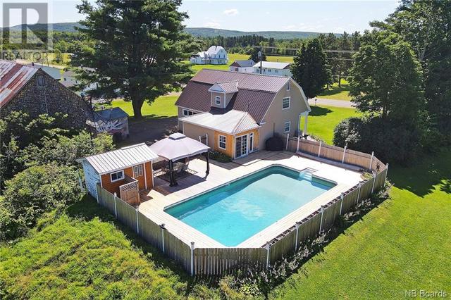 120 Cross Road, House detached with 4 bedrooms, 2 bathrooms and null parking in Southampton NB | Image 2