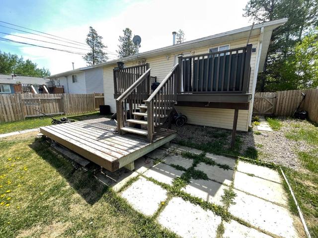 4810 16 Avenue, House detached with 5 bedrooms, 2 bathrooms and 2 parking in Edson AB | Image 35