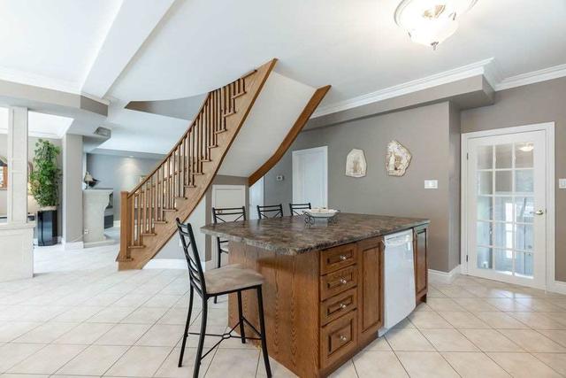 15 Glenmanor Dr, House detached with 3 bedrooms, 4 bathrooms and 15 parking in Oakville ON | Image 5