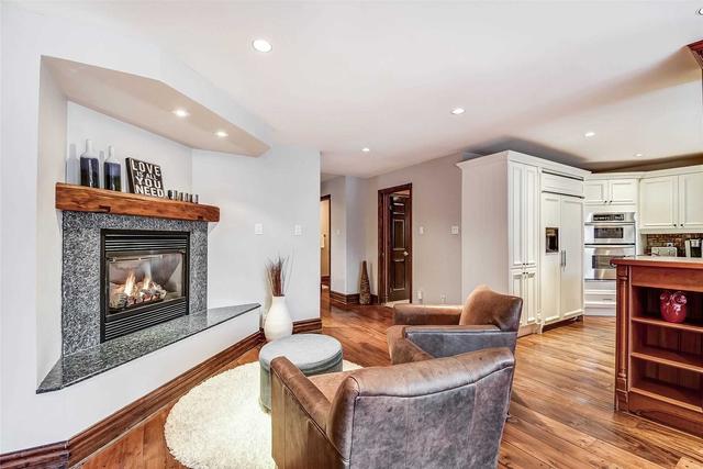 1347 Saddler Circ, House detached with 4 bedrooms, 3 bathrooms and 4 parking in Oakville ON | Image 38