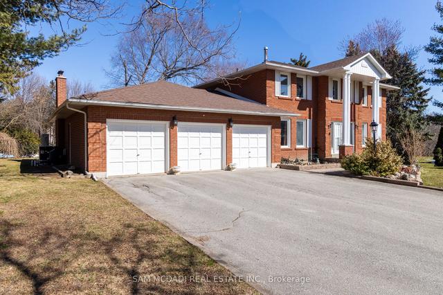 8 Huttonville Dr, House detached with 4 bedrooms, 3 bathrooms and 12 parking in Brampton ON | Image 12
