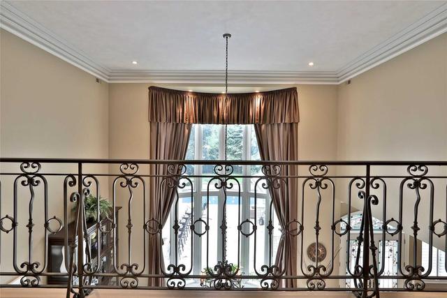 29 Country Lane, House detached with 4 bedrooms, 8 bathrooms and 10 parking in Toronto ON | Image 18