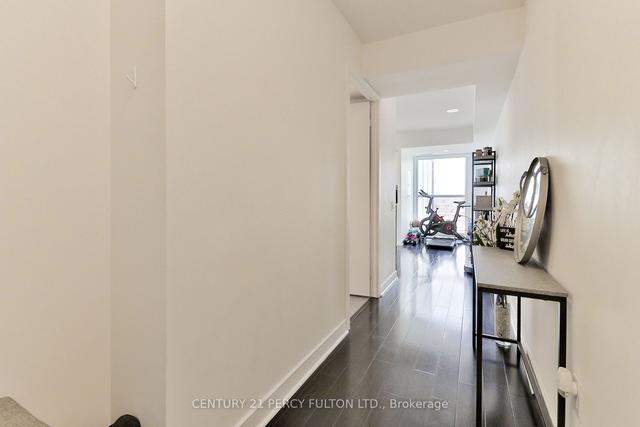 905 - 33 Singer Crt, Condo with 2 bedrooms, 2 bathrooms and 1 parking in Toronto ON | Image 33