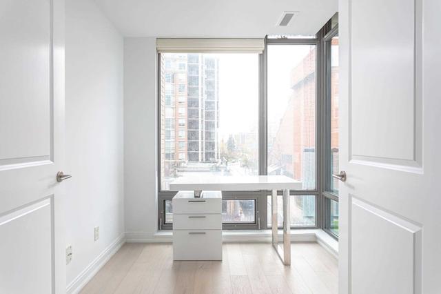 418 - 18 Yorkville Ave, Condo with 1 bedrooms, 1 bathrooms and 1 parking in Toronto ON | Image 13