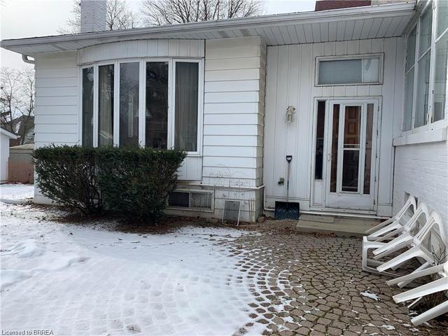 735 Colborne Street, House detached with 5 bedrooms, 3 bathrooms and 6 parking in Brantford ON | Image 18