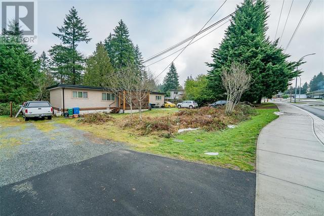 5654 Metral Dr, House detached with 4 bedrooms, 2 bathrooms and 4 parking in Nanaimo BC | Image 1