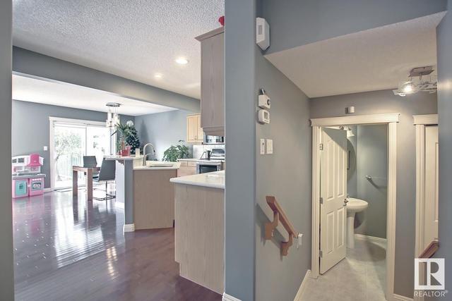 2170 Haddow Dr Nw, House detached with 4 bedrooms, 2 bathrooms and null parking in Edmonton AB | Image 4