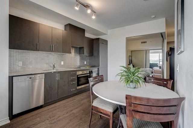 510 - 23 Glebe Rd W, Condo with 2 bedrooms, 2 bathrooms and 1 parking in Toronto ON | Image 3