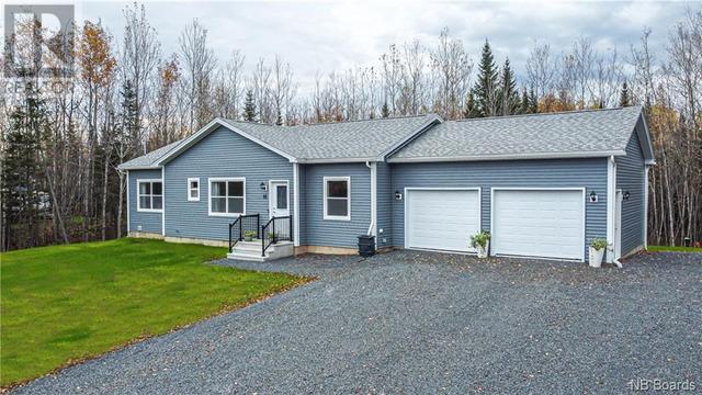 15 Barbara Drive, House detached with 3 bedrooms, 2 bathrooms and null parking in Lincoln NB | Image 2