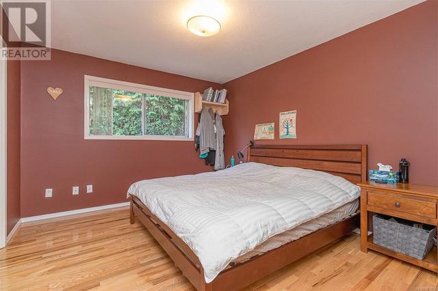 827 Cameron Way, House detached with 3 bedrooms, 2 bathrooms and 2 parking in Ladysmith BC | Image 13