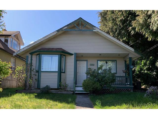 447 Rousseau Street, House detached with 2 bedrooms, 2 bathrooms and null parking in New Westminster BC | Card Image