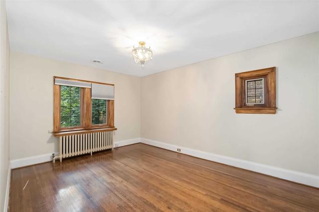 12 Old Park Rd, House detached with 4 bedrooms, 3 bathrooms and 4 parking in Toronto ON | Image 5