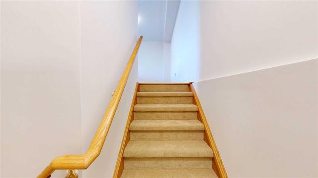 5 - 465 Beresford Path, Townhouse with 2 bedrooms, 2 bathrooms and 2 parking in Oshawa ON | Image 2