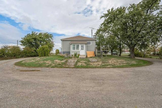 1032 Mud St E, House detached with 3 bedrooms, 1 bathrooms and 20 parking in Hamilton ON | Image 8