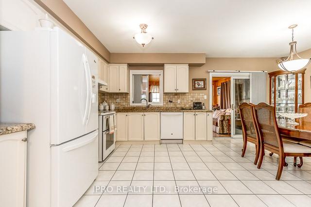 43 Coolsprings Cres, House semidetached with 3 bedrooms, 3 bathrooms and 4 parking in Caledon ON | Image 2