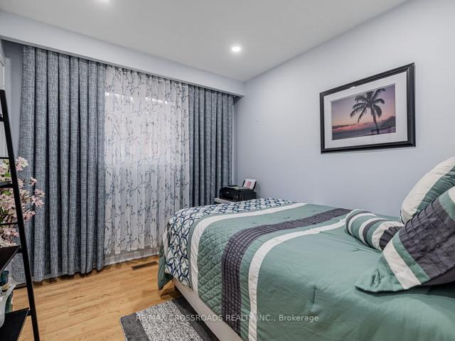 141 Ardwick Blvd, House semidetached with 3 bedrooms, 4 bathrooms and 3 parking in Toronto ON | Image 11