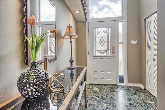 14 Masseygrove Cres, House detached with 3 bedrooms, 2 bathrooms and 4 parking in Toronto ON | Image 23