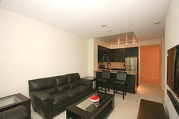 2001 - 225 Webb Dr, Condo with 1 bedrooms, 1 bathrooms and 1 parking in Mississauga ON | Image 2