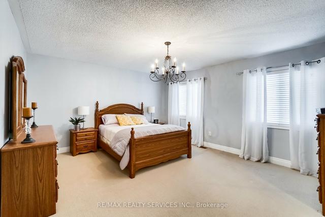 11 Belleville Dr, House detached with 4 bedrooms, 5 bathrooms and 4 parking in Brampton ON | Image 4