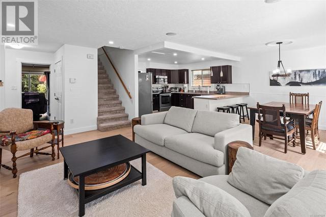 2990 Cressida Cres, House detached with 4 bedrooms, 2 bathrooms and 6 parking in Langford BC | Image 6