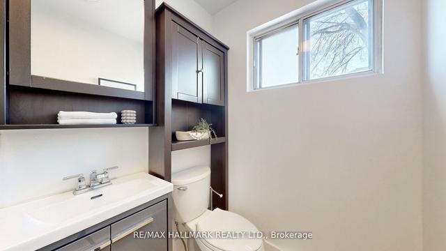 190 Chatham Ave, House semidetached with 3 bedrooms, 1 bathrooms and 2 parking in Toronto ON | Image 18