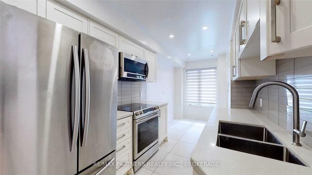 712 - 29 Rosebank Dr, Townhouse with 2 bedrooms, 3 bathrooms and 1 parking in Toronto ON | Image 5
