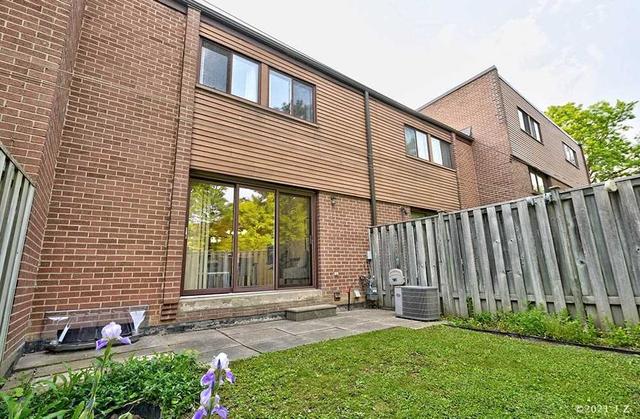 170 Song Meadoway, Townhouse with 3 bedrooms, 2 bathrooms and 2 parking in Toronto ON | Image 21