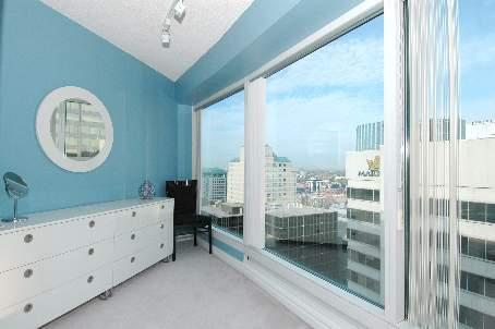 lph 4 - 33 University Ave, Condo with 2 bedrooms, 2 bathrooms and 1 parking in Toronto ON | Image 9