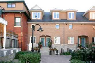 th11 - 228 St George St, Townhouse with 2 bedrooms, 1 bathrooms and 1 parking in Toronto ON | Image 1
