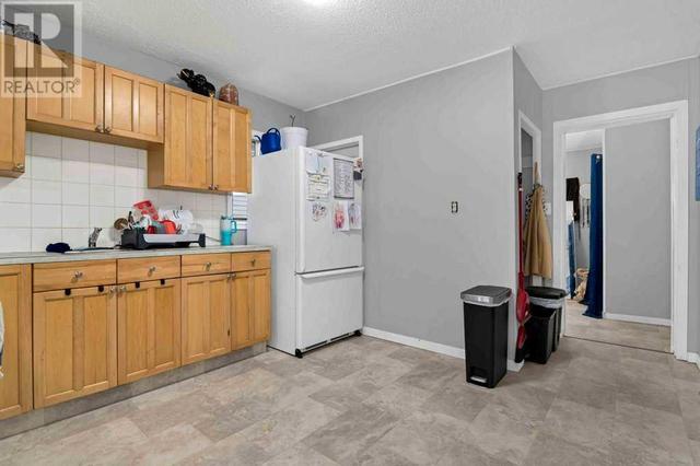 1012 Elm Street Se, House detached with 3 bedrooms, 1 bathrooms and 2 parking in Medicine Hat AB | Image 12