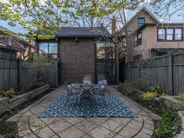 63 Clifton Rd, House detached with 5 bedrooms, 4 bathrooms and 2 parking in Toronto ON | Image 22