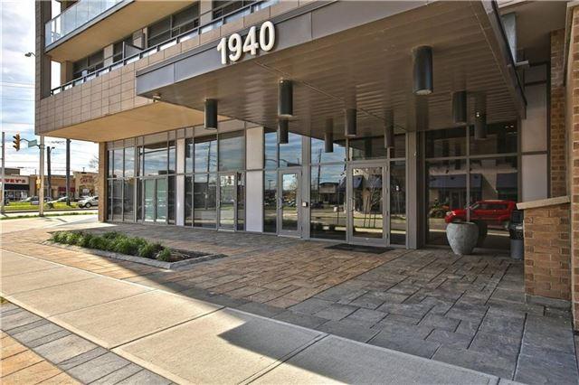 202 - 1940 Ironstone Dr, Condo with 1 bedrooms, 2 bathrooms and 2 parking in Burlington ON | Image 2