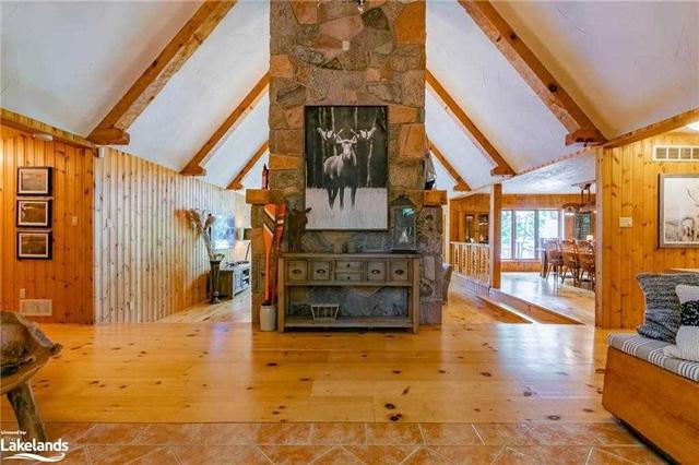 1030 Thompson Lane, House detached with 2 bedrooms, 5 bathrooms and 8 parking in Lake of Bays ON | Image 2