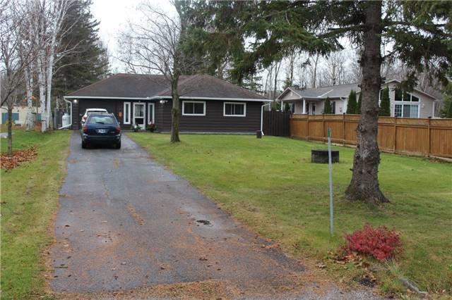 7 Antiquary Rd, House detached with 3 bedrooms, 1 bathrooms and 4 parking in Kawartha Lakes ON | Image 2
