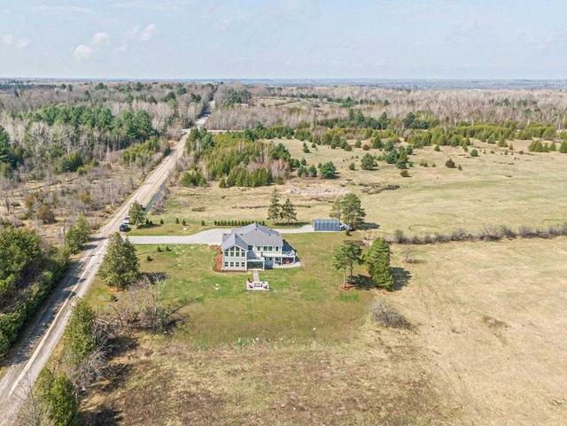 52 Colony Rd, House detached with 2 bedrooms, 3 bathrooms and 10 parking in Kawartha Lakes ON | Image 32